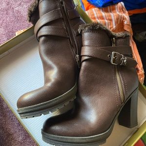 Ankle boots by guees